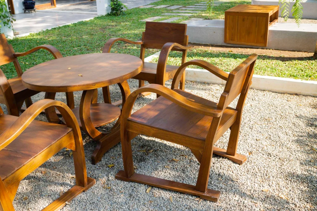 kayu yang cocok untuk furnitur eksterior